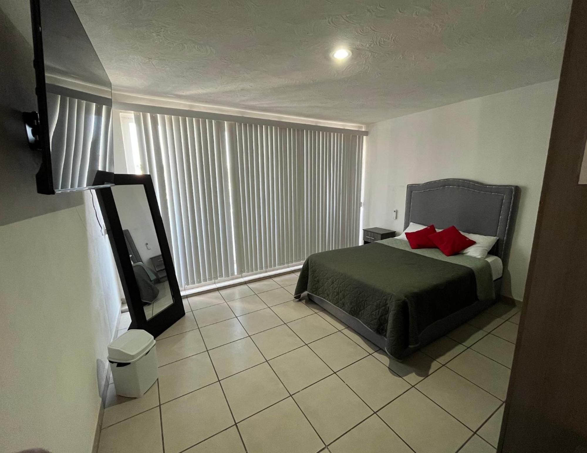 1 Venator House Boutique Aparthotel León Exteriör bild